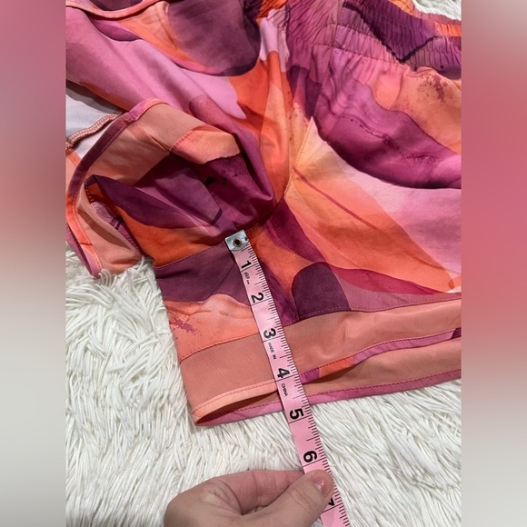 Athleta Printed Mesh Racer Run Shorts Training
Running Athletic - Size S - Picture 9 of 9